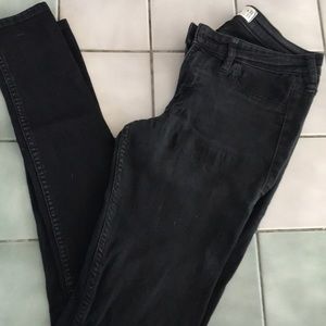 11L hollister super skinny jeans! Lightly warn